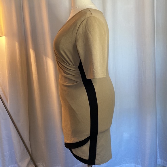 Tan & Black Wrap Body Con Dress - Picture 6 of 6